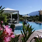 Les Du 4*