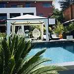Les Du 4*