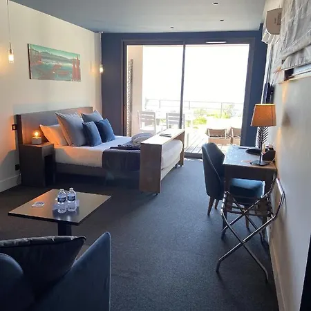 فندق ليه سويتس دو لاك 4*