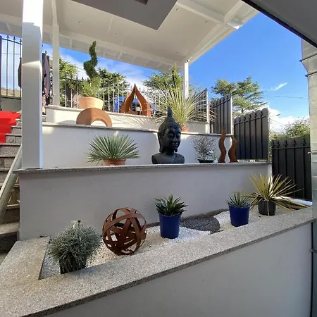 ليه سويتس دو لاك إيكس ليه با